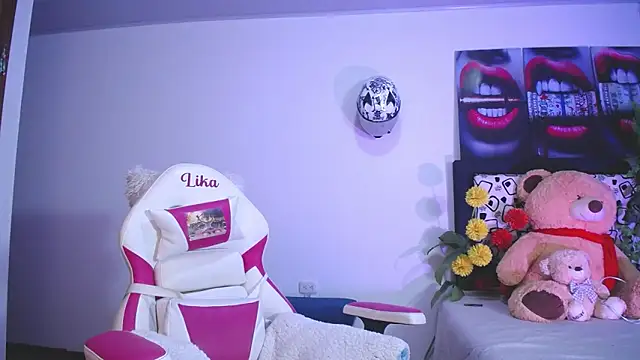 Snapshot of lika_little0 chatting on June 13, 2026, 12:30 am lika little0 online show from June 13, 2026, 12:30 am