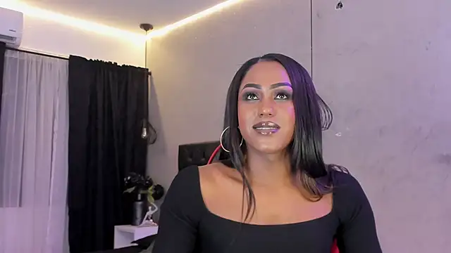 naomi  blair online show from July 4, 2026, 3:24 am