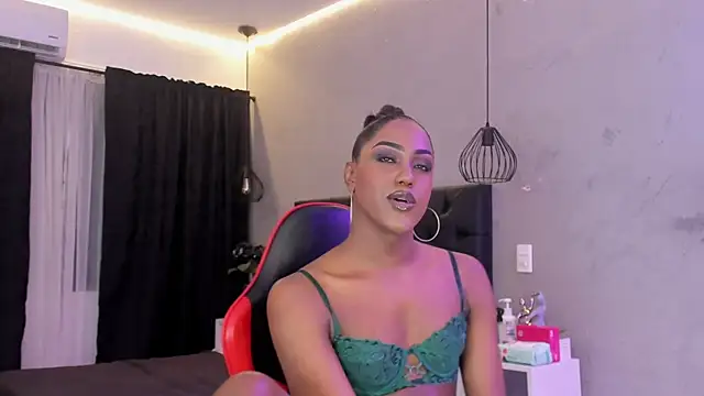 naomi  blair online show from July 28, 2026, 3:24 am