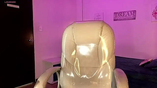 Snapshot of Sweet_bellaa_ chatting on February 21, 2026, 4:02 am Sweet bellaa online show from February 21, 2026, 4:02 am