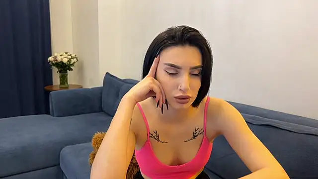 Snapshot of BlackFox_V chatting on February 17, 2026, 9:10 pm BlackFox V online show from February 17, 2026, 9:10 pm