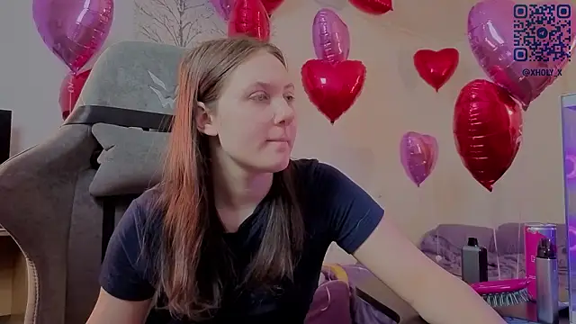 Snapshot of Holy_Kveta chatting on February 13, 2026, 2:51 am Holy Kveta online show from February 13, 2026, 2:51 am