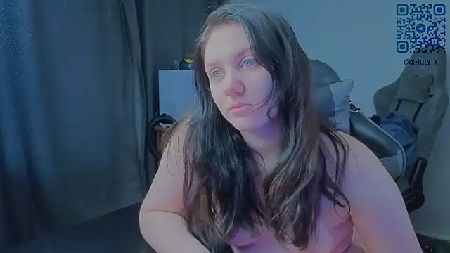 Snapshot of Holy_Kveta chatting on June 12, 2026, 3:05 am Holy Kveta online show from June 12, 2026, 3:05 am