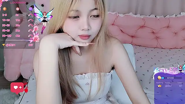 -Anya-666- online show from April 16, 2026, 9:39 pm