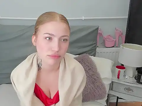 Snapshot of KattyXLovely chatting on February 9, 2026, 3:27 pm KattyXLovely online show from February 9, 2026, 3:27 pm