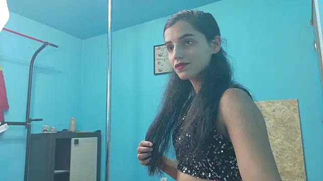 Snapshot of SoniaMoonnnnn chatting on June 19, 2026, 5:50 pm SoniaMoonnnnn online show from June 19, 2026, 5:50 pm