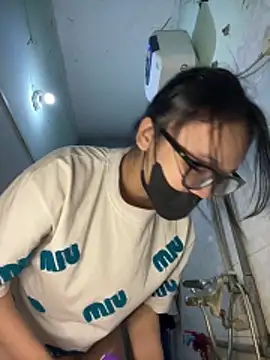 Leeeiuu online show from February 1, 2026, 2:59 pm