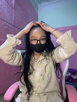 Leeeiuu online show from February 23, 2026, 12:57 pm