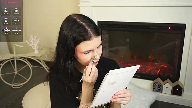 Snapshot of Glow_hollow chatting on February 2, 2026, 4:11 am Glow hollow online show from February 2, 2026, 4:11 am