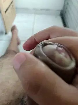 Snapshot of putopau15 chatting on April 1, 2026, 2:14 pm putopau15 online show from April 1, 2026, 2:14 pm