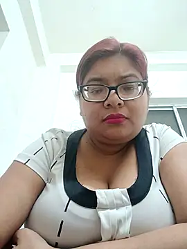 Snapshot of Elie_Hallway chatting on February 2, 2026, 6:17 pm Elie Hallway online show from February 2, 2026, 6:17 pm