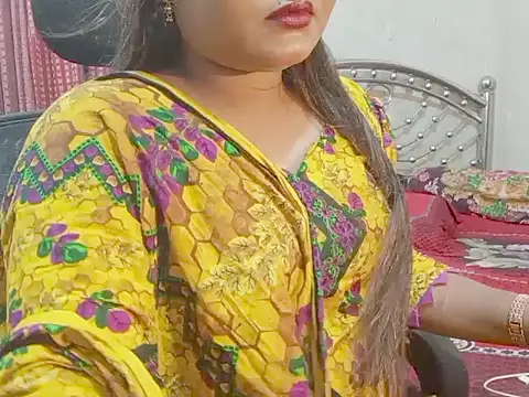 Snapshot of Nusrat_Faria chatting on June 17, 2026, 6:42 pm Nusrat Faria online show from June 17, 2026, 6:42 pm