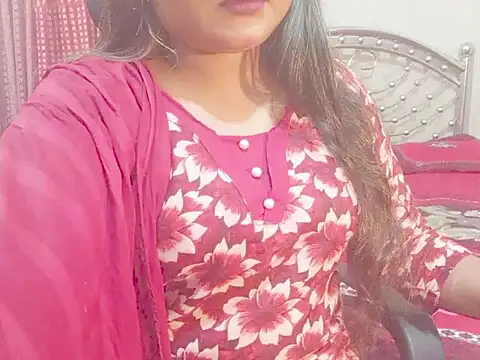Snapshot of Nusrat_Faria chatting on June 18, 2026, 7:40 pm Nusrat Faria online show from June 18, 2026, 7:40 pm