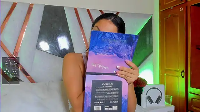 Snapshot of isa_kolins chatting on February 19, 2026, 2:35 pm isa kolins online show from February 19, 2026, 2:35 pm