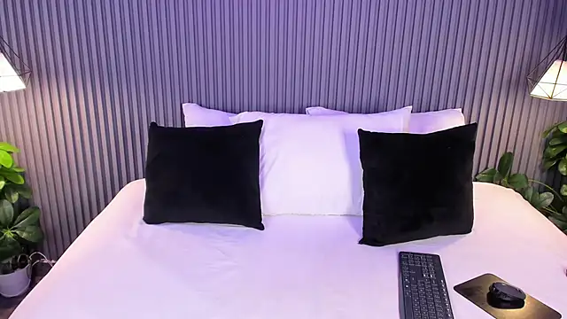 Yalezka  online show from March 29, 2026, 4:56 am