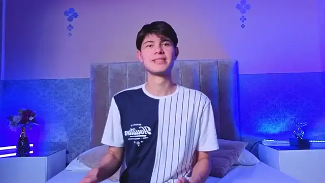 Snapshot of Derek_Sinn chatting on February 23, 2026, 8:06 pm Derek Sinn online show from February 23, 2026, 8:06 pm