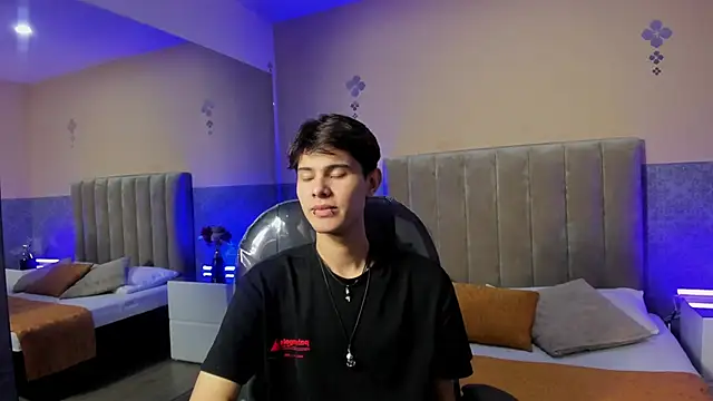 Derek Sinn online show from March 12, 2026, 4:57 pm