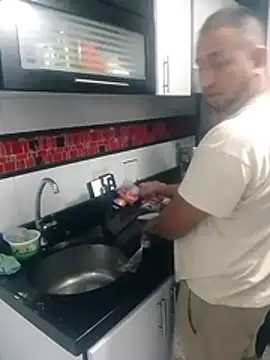 Snapshot of Roxan_King chatting on February 19, 2026, 11:34 pm Roxan King online show from February 19, 2026, 11:34 pm