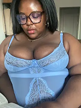 Snapshot of BouncyBBW chatting on April 22, 2026, 6:31 pm BouncyBBW online show from April 22, 2026, 6:31 pm