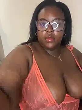 Snapshot of BouncyBBW chatting on June 6, 2026, 10:36 pm BouncyBBW online show from June 6, 2026, 10:36 pm