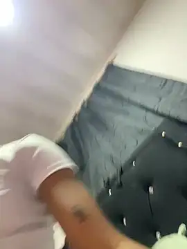 LIA PARKERR online show from February 15, 2026, 12:29 am