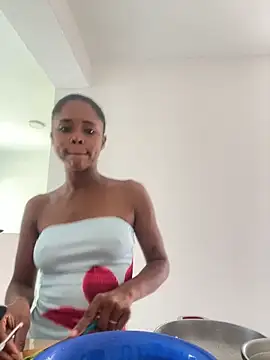 LIA PARKERR online show from February 28, 2026, 4:08 pm