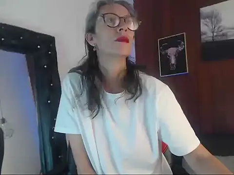 laurasofia45 online show from February 19, 2026, 7:37 am