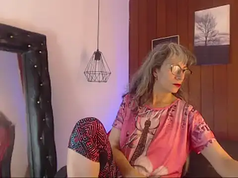 laurasofia45 online show from February 26, 2026, 1:43 pm