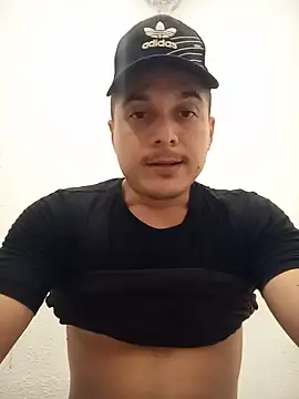 Snapshot of Reuss25 chatting on June 16, 2026, 11:46 am Reuss25 online show from June 16, 2026, 11:46 am