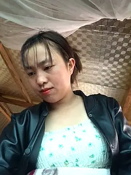 honeyyy110 online show from February 12, 2026, 1:33 am