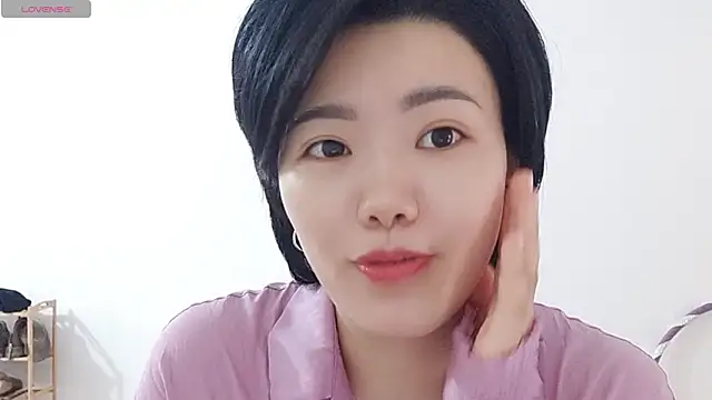 Nikishine online show from April 17, 2026, 1:08 am