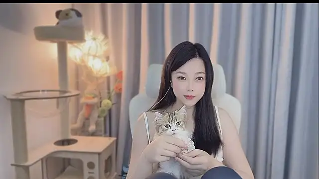 Yumi yuni online show from May 6, 2026, 1:16 pm