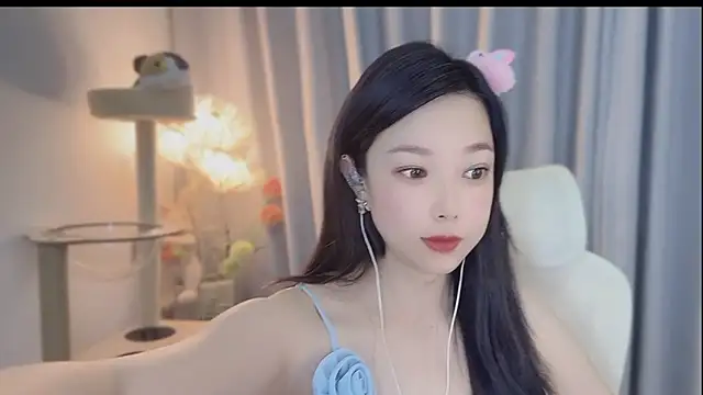 Yumi yuni online show from May 8, 2026, 1:22 am