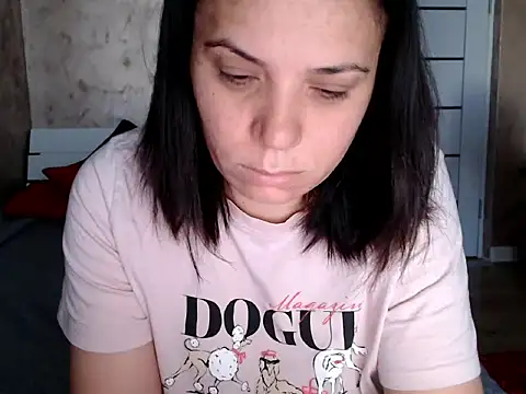 LorraGrey online show from May 2, 2026, 4:06 am