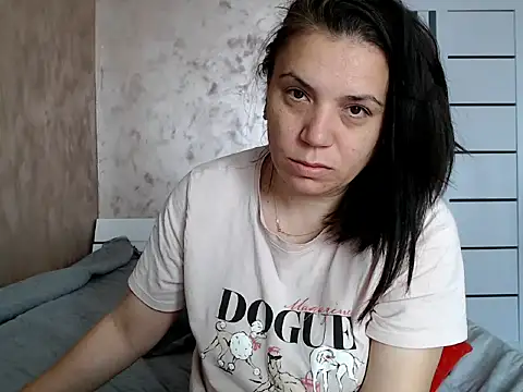 LorraGrey online show from May 12, 2026, 6:54 am