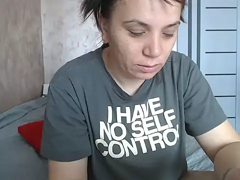 LorraGrey online show from May 15, 2026, 5:47 am