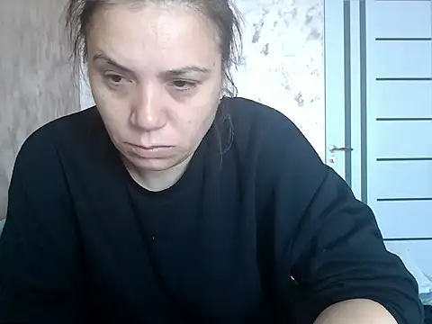 LorraGrey online show from May 18, 2026, 6:19 am