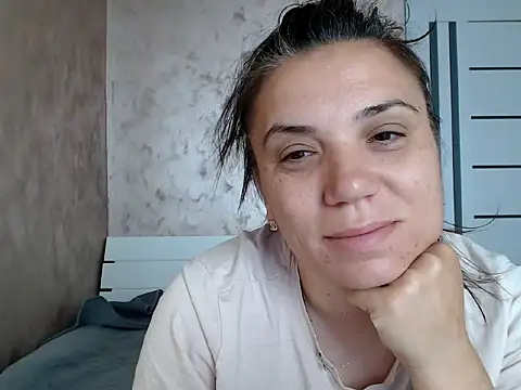 LorraGrey online show from May 31, 2026, 3:58 am