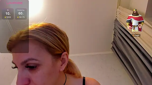 Snapshot of LannaQuinn chatting on February 16, 2026, 4:52 am LannaQuinn online show from February 16, 2026, 4:52 am