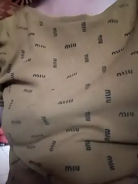 Snapshot of hot-luna- chatting on April 14, 2026, 10:21 am hot-luna- online show from April 14, 2026, 10:21 am