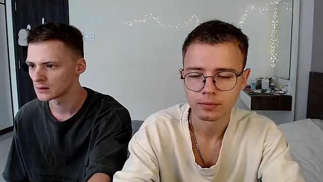 NikiKerryCum online show from May 20, 2026, 4:18 am