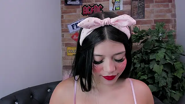 Snapshot of foxy_vera chatting on May 1, 2026, 11:04 am foxy vera online show from May 1, 2026, 11:04 am