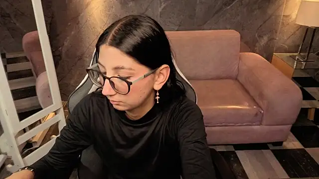 Snapshot of Sophie_jones_b chatting on February 20, 2026, 12:38 pm Sophie jones b online show from February 20, 2026, 12:38 pm