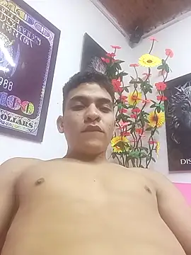 Snapshot of NikoHot_anatole chatting on April 25, 2026, 12:57 am NikoHot anatole online show from April 25, 2026, 12:57 am