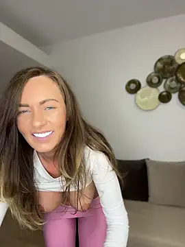 DivineAmely online show from May 9, 2026, 1:49 pm