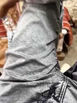 rubitrides11 online show from March 25, 2026, 7:47 am