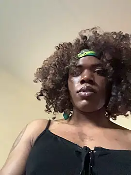 Snapshot of frenchiego chatting on April 26, 2026, 7:00 pm frenchiego online show from April 26, 2026, 7:00 pm