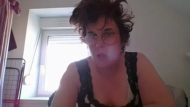 Snapshot of OIseauNoir88 chatting on March 25, 2026, 2:56 pm OIseauNoir88 online show from March 25, 2026, 2:56 pm