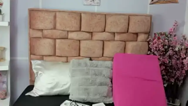 Snapshot of amy_noa chatting on February 18, 2026, 12:50 am amy noa online show from February 18, 2026, 12:50 am