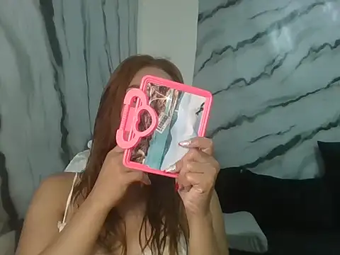 Snapshot of Rhieanne chatting on April 16, 2026, 1:45 pm Rhieanne online show from April 16, 2026, 1:45 pm